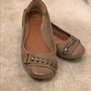 Taupe leather Gianni Bini flats
